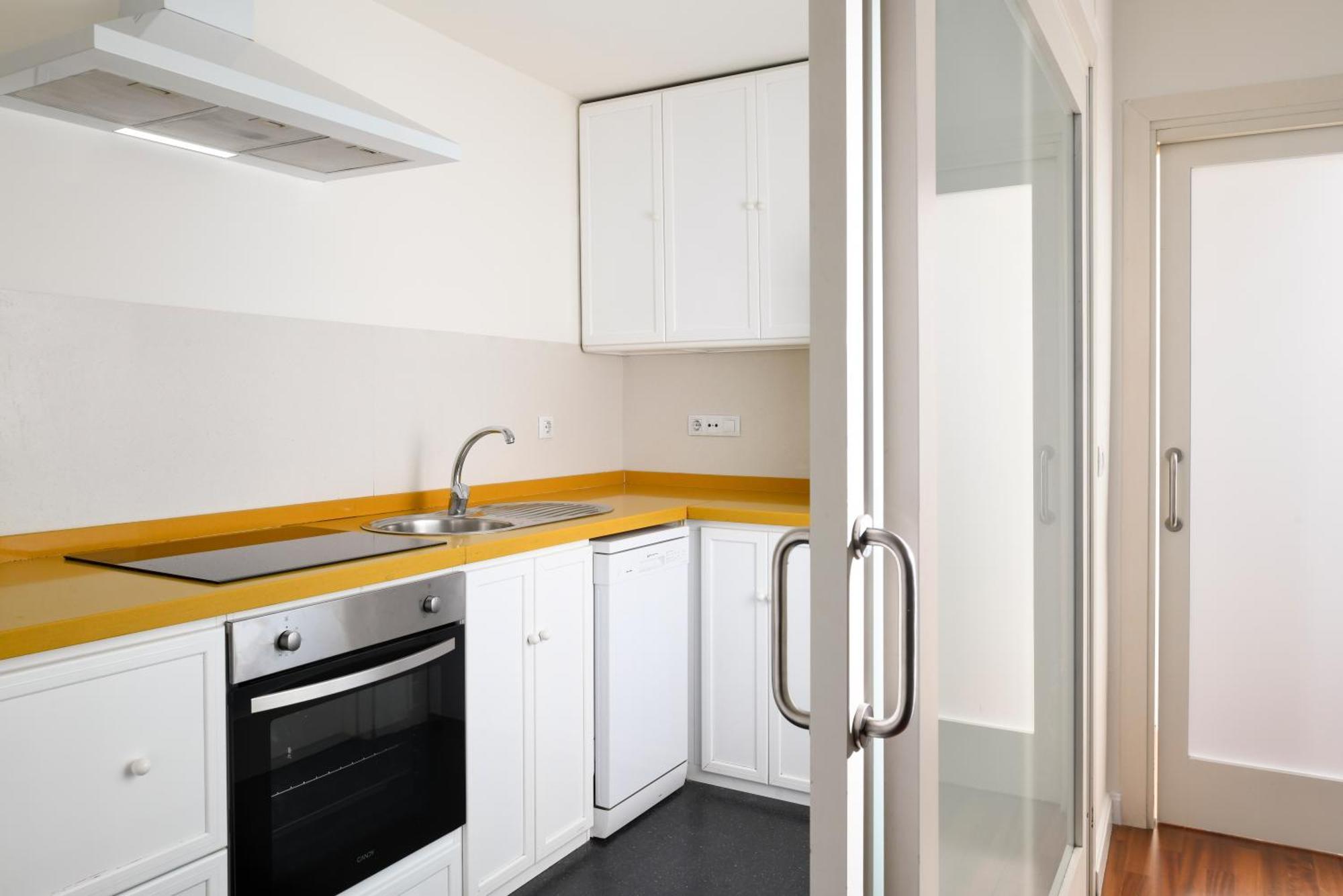Appartement Urban Oasis With Pool & Free Parking